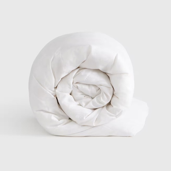 NWOT QUINCE Lightweight Premium Down Alternative Comforter Full/Queen 9899 - Picture 1 of 11